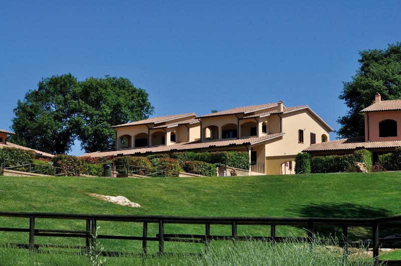 Residence Terme Di Sorano Bagian luar foto